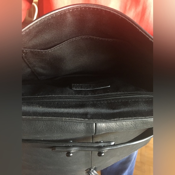 Brand New Linea Pelle Leather Grommet Detail Black Crossbody Bag - Picture 4 of 12